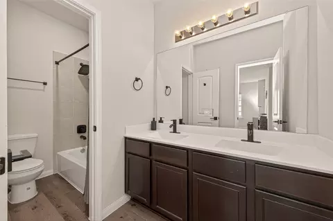 Bath - 23639 Buttress Root Dr, Spring, TX 77373 photo 3 of 3