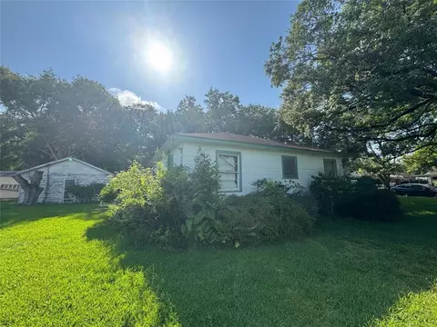 416 Baker Cir, Ames, TX 77575 photo 5