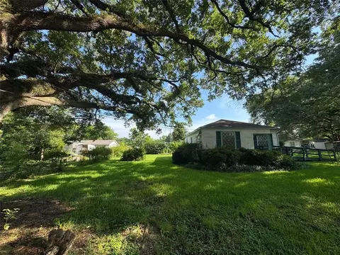416 Baker Cir, Ames, TX 77575 photo 7