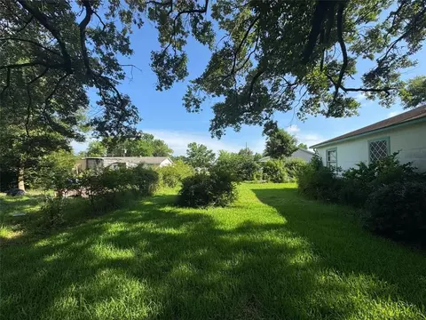 416 Baker Cir, Ames, TX 77575 photo 8