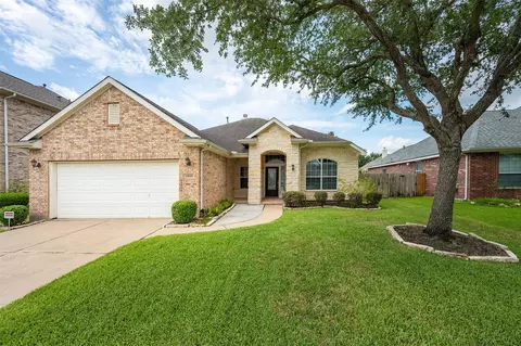 13815 Normandy Ct, Sugar Land, TX 77498