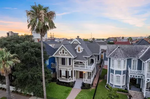 1722 Church St, Galveston, TX 77550