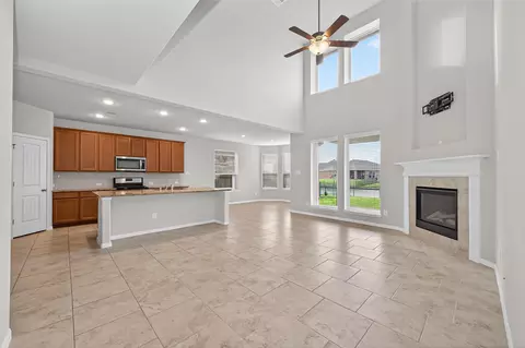 Living - 3795 Lake Bend Shore Dr, Spring, TX 77386 photo 2 of 4
