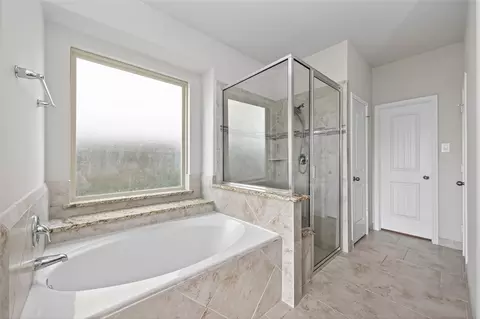 Bath - 3795 Lake Bend Shore Dr, Spring, TX 77386 photo 4 of 5