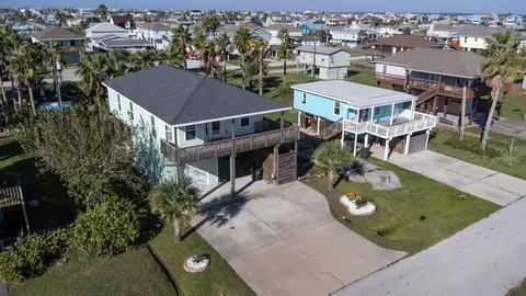 4030 Panola Dr, Galveston, TX 77554