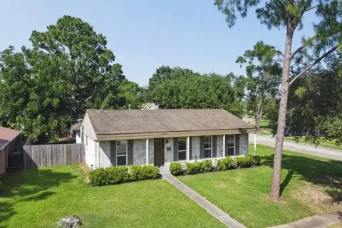 6022 Beaudry Dr, Houston, TX 77035