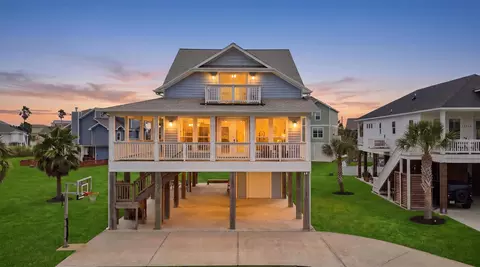 4003 Elissa Ct, Galveston, TX 77554