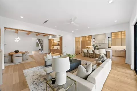 1642 Norfolk St, Houston, TX 77006