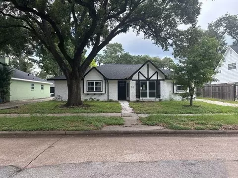 9410 Albury Dr, Houston, TX 77096
