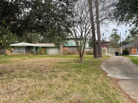3405 N Macgregor Way, Houston, TX 77004