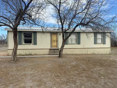 715 Ranch Rd 1572 St, Spofford, TX 78877