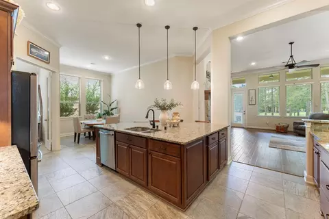 Kitchen - 4787 Jackson Square Dr, Conroe, TX 77304 photo 3 of 4