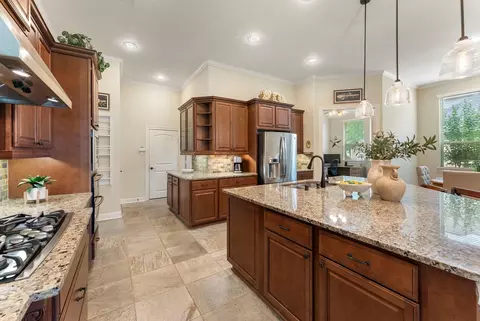 Kitchen - 4787 Jackson Square Dr, Conroe, TX 77304 photo 4 of 4