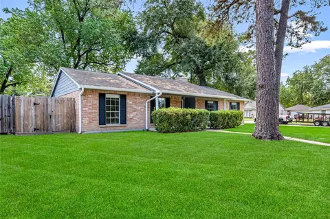 Exterior - 23402 Lestergate Dr, Spring, TX 77373 photo 4 of 9