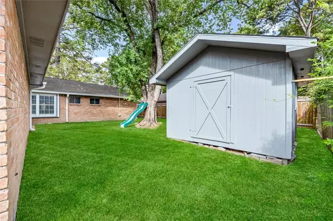 Exterior - 23402 Lestergate Dr, Spring, TX 77373 photo 8 of 9