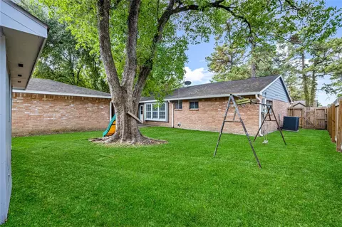 Exterior - 23402 Lestergate Dr, Spring, TX 77373 photo 7 of 9