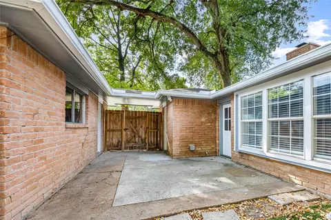 Exterior - 23402 Lestergate Dr, Spring, TX 77373 photo 9 of 9