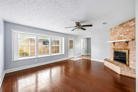 Living - 23402 Lestergate Dr, Spring, TX 77373 photo 2 of 4