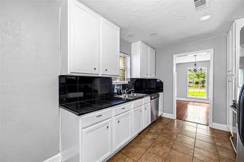 Kitchen - 23402 Lestergate Dr, Spring, TX 77373 photo 3 of 3
