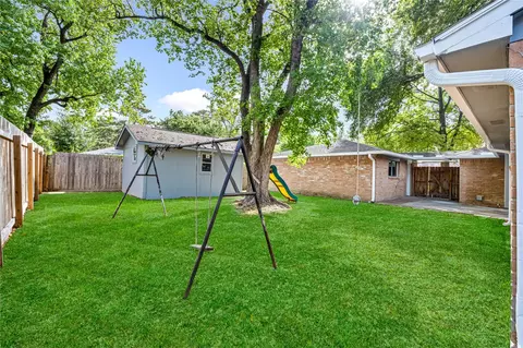 Exterior - 23402 Lestergate Dr, Spring, TX 77373 photo 6 of 9