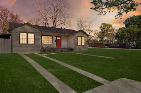 1206 Olive St, Baytown, TX 77520