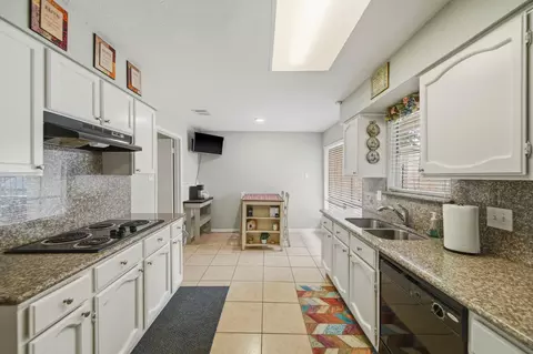 Kitchen - 25402 Pepper Ridge Ln, Spring, TX 77373 photo 1 of 2