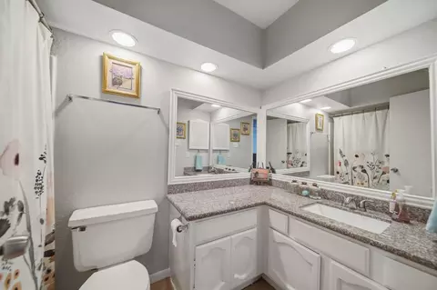 Bath - 25402 Pepper Ridge Ln, Spring, TX 77373 photo 2 of 2