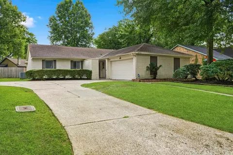 Exterior - 25402 Pepper Ridge Ln, Spring, TX 77373 photo 2 of 6