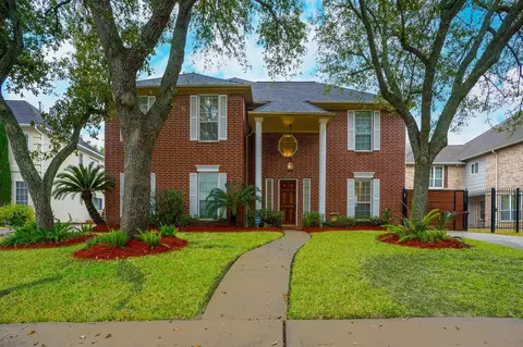 8915 Wallington Dr, Houston, TX 77096