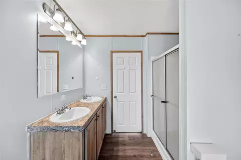 Bath - 17680 Old Highway 105 E, Conroe, TX 77306 photo 2 of 6