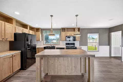 Kitchen - 17680 Old Highway 105 E, Conroe, TX 77306 photo 2 of 5