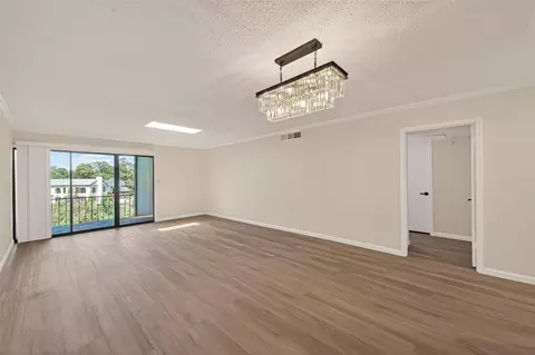 6547 Bayou Glen Rd, Houston, TX 77057