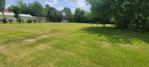 120 E 140 E Chapin St, Beaumont, TX 77705 photo 2