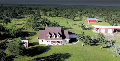 949 Abrameit Rd, Goliad, TX 77963