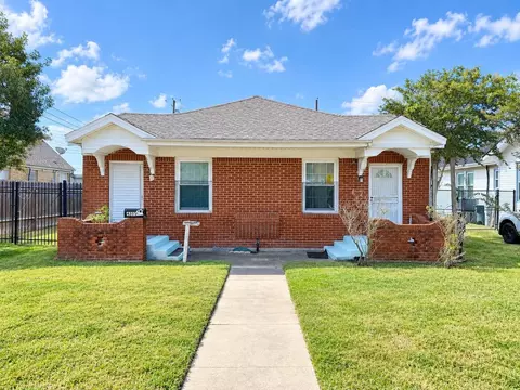 4305 Avenue N 12, Galveston, TX 77550