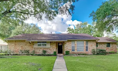 5811 Ludington Dr, Houston, TX 77035