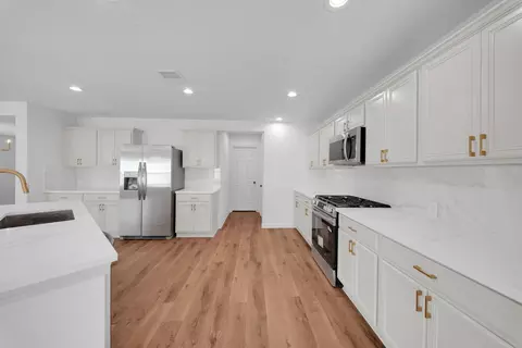 4322 Lake Cypress Cir, Houston, TX 77068