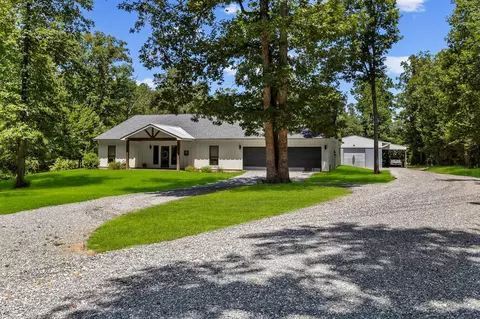 450 Horace Bonds Rd, Livingston, TX 77351