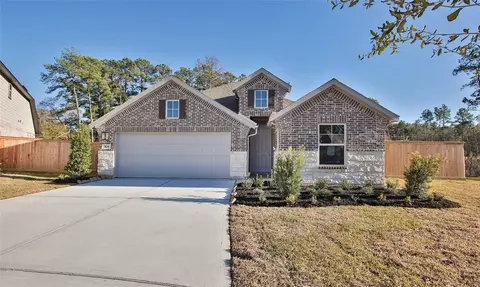 106 Violet Carson Ct, Willis, TX 77318 photo 1