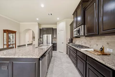 Kitchen - 28491 Rose Vervain Dr, Spring, TX 77386 photo 4 of 4
