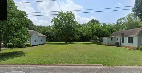 500 E Watt St, El Campo, TX 77437