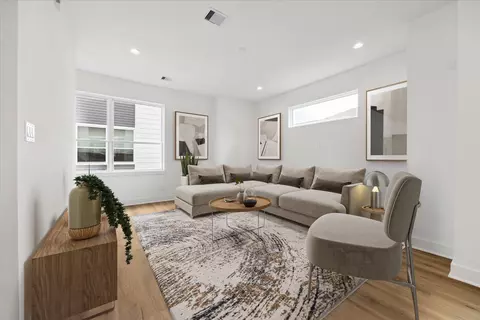1658 W Tidwell Rd, Houston, TX 77091
