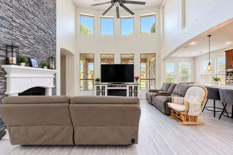 Living - 2622 Blue Vervain Dr, Spring, TX 77386 photo 2 of 3