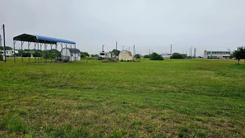 57 Sea Turtle Ln, Palacios, TX 77465