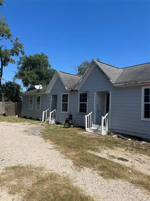 1406 W Homer St #5, Houston, TX 77091
