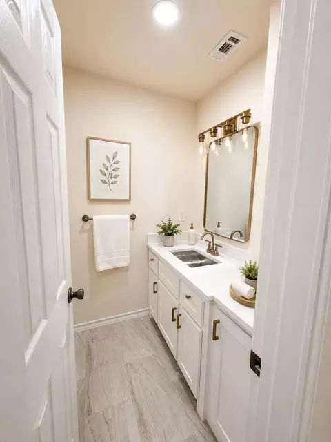 Bath - 4196 Sam Houston Rd, Willis, TX 77378 photo 1 of 2