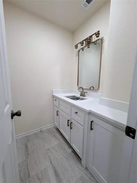 Bath - 4196 Sam Houston Rd, Willis, TX 77378 photo 2 of 2