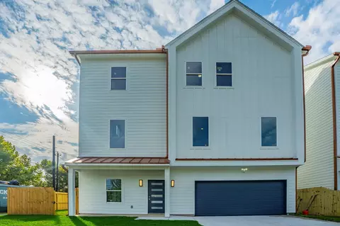 2205 Mary St, Houston, TX 77026