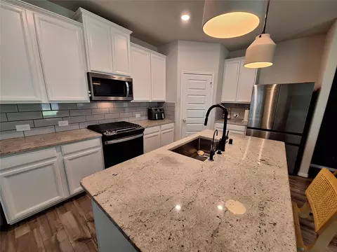 Kitchen - 17610 Rosette Grass Dr, Conroe, TX 77385 photo 1 of 1