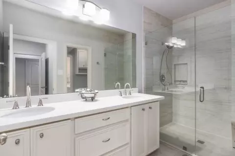 Bath - 6511 Kodes Clay Ct, Spring, TX 77379 photo 3 of 6